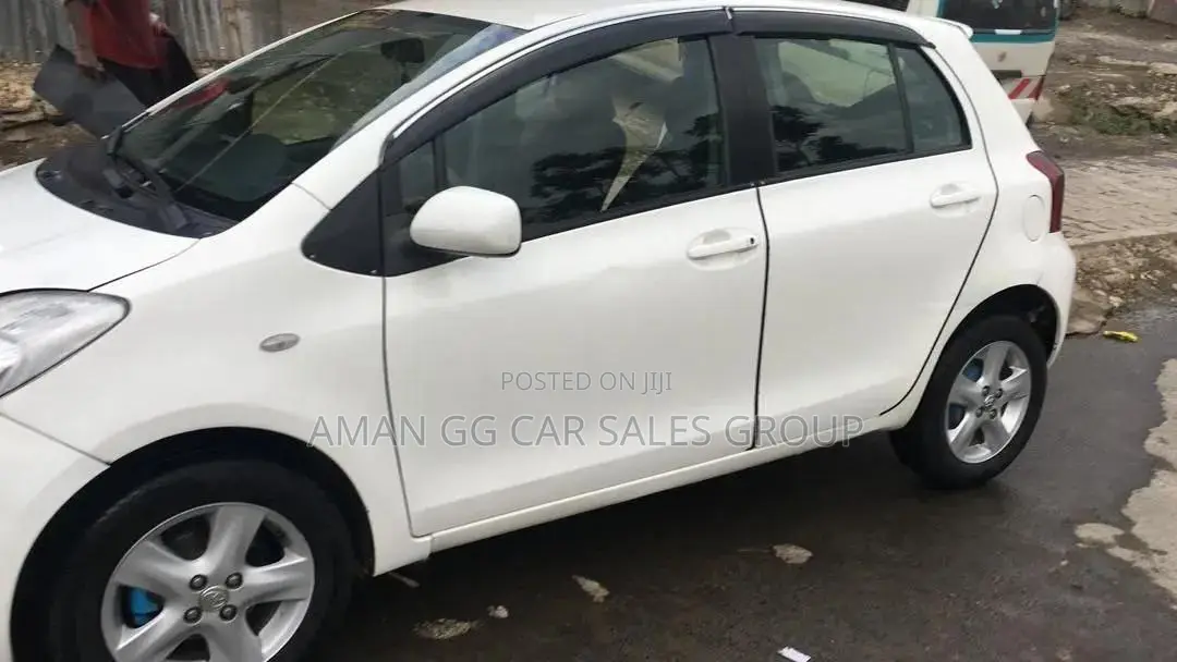 Toyota Yaris 2011 White