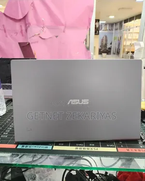 New Laptop Asus VivoBook 15 X505BA 8GB Intel Core i3 SSD 256GB
