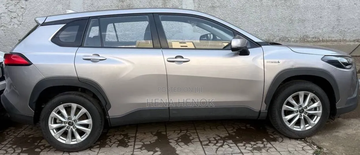 New Toyota Corolla Cross 2024 Gray