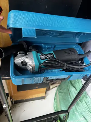 Makita Grinder 840w