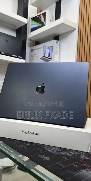 New Laptop Apple MacBook Air 2025 M4 16GB Apple M4 SSD 256GB
