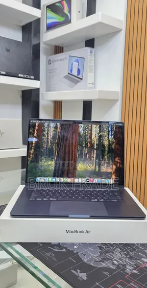 New Laptop Apple MacBook Air 2025 M4 16GB Apple M4 SSD 256GB