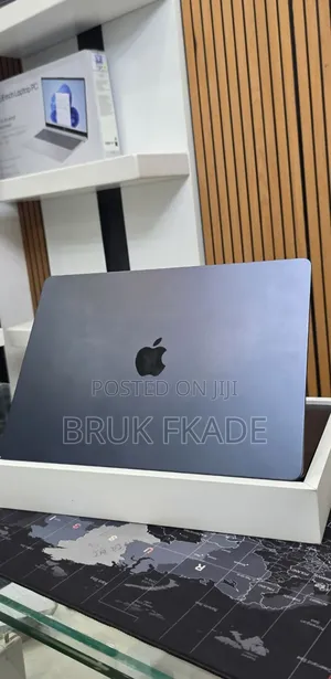 New Laptop Apple MacBook Air 2025 M4 16GB Apple M4 SSD 256GB