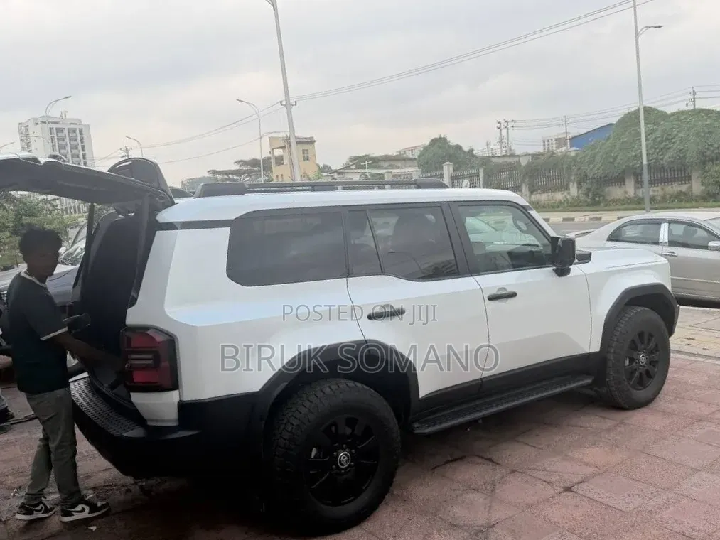 Toyota Land Cruiser Prado 2025 Off white