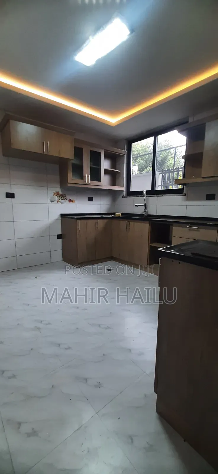 10bdrm House in G+3, Bole for rent
