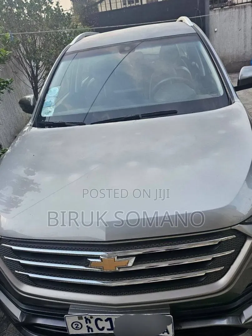 Chevrolet Captiva 2022 Silver
