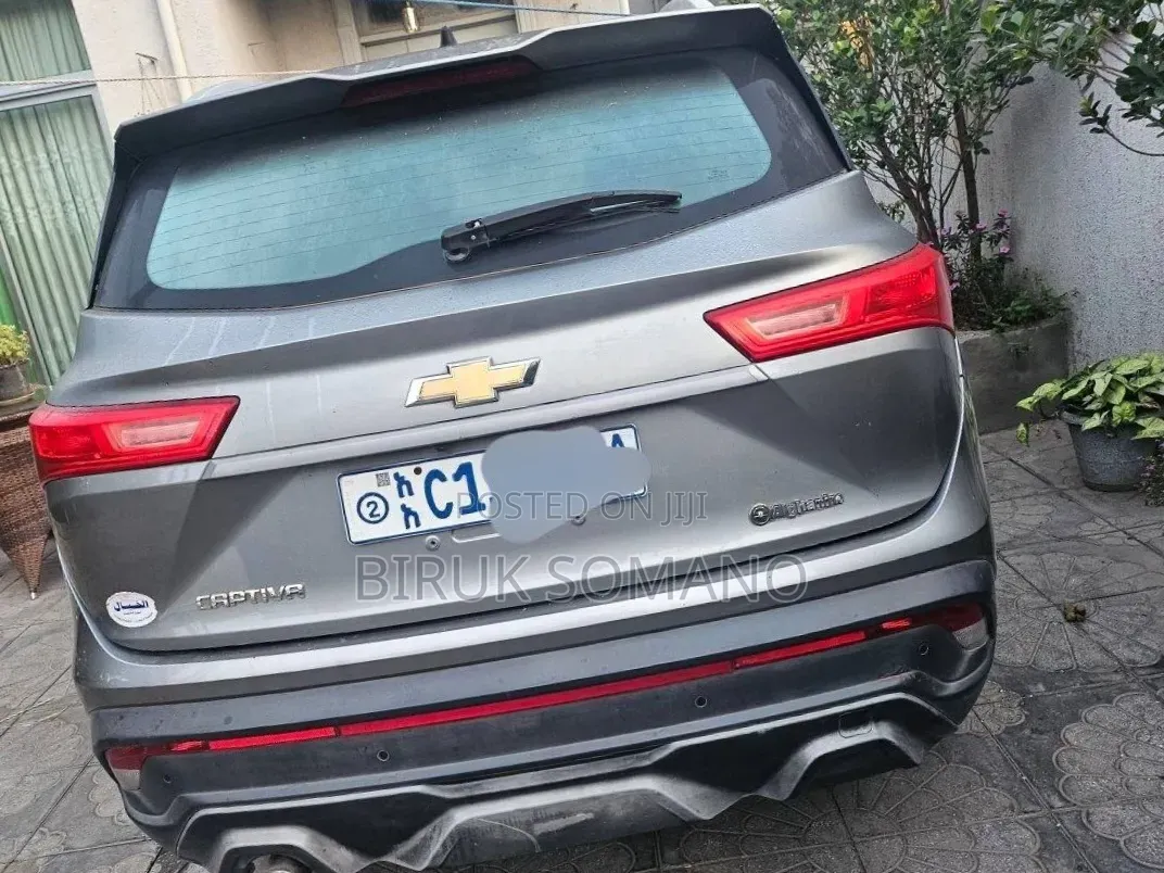 Chevrolet Captiva 2022 Silver