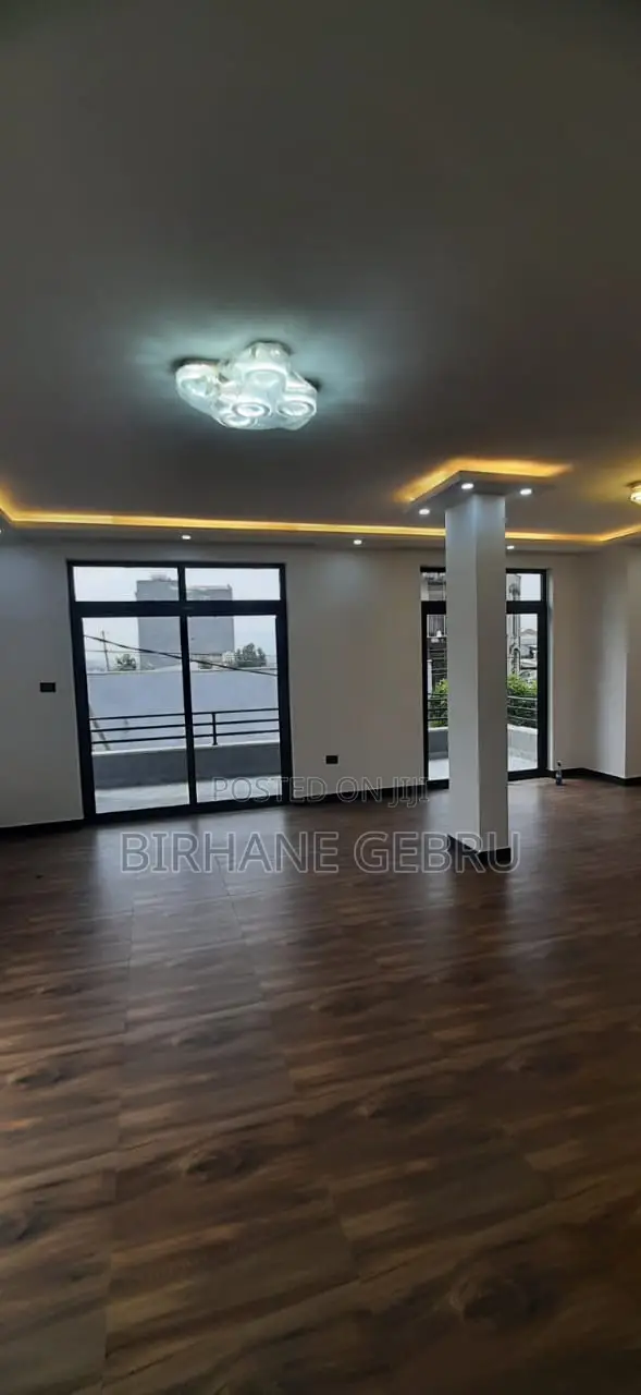 10bdrm House in G+3 House, Bole for rent