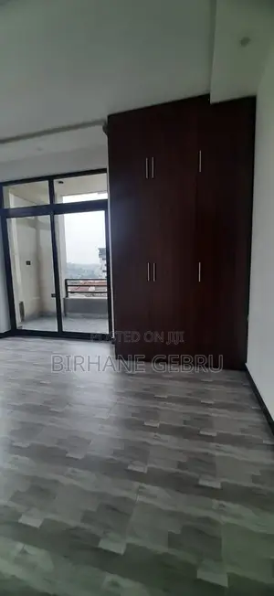 10bdrm House in G+3 House, Bole for rent