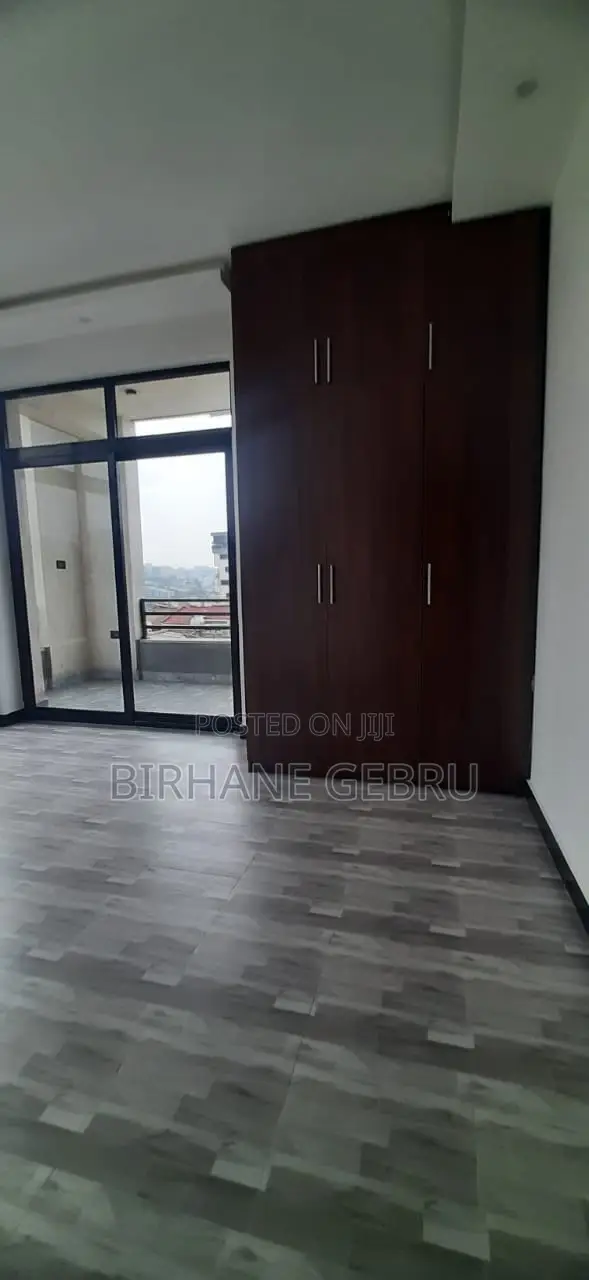 10bdrm House in G+3 House, Bole for rent