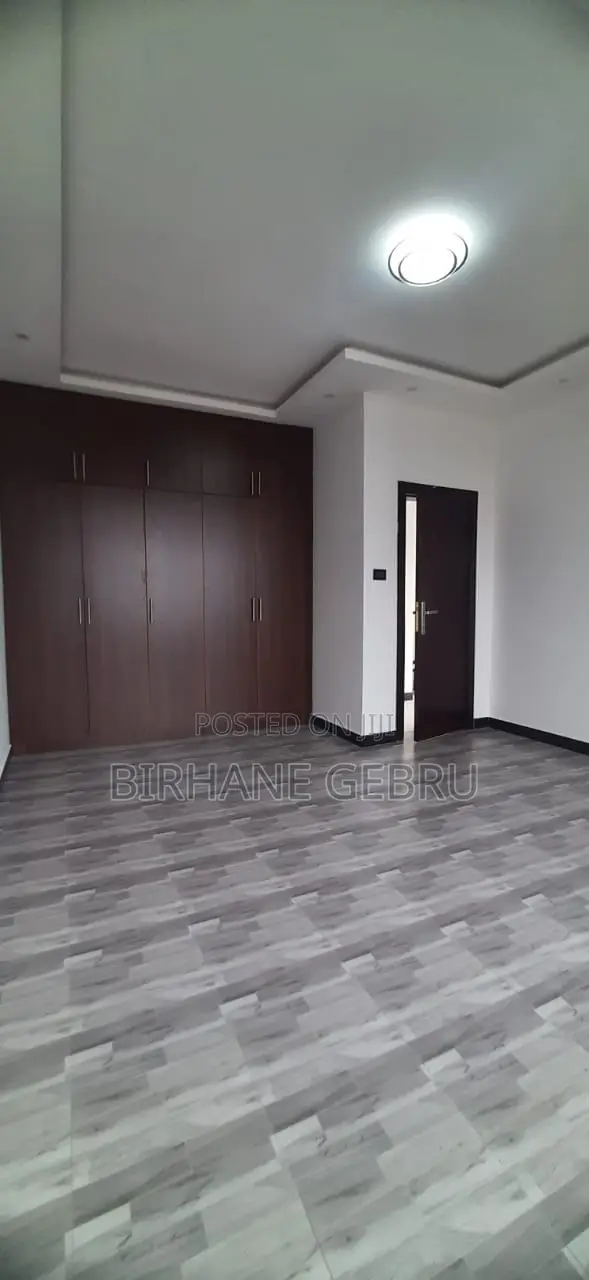 10bdrm House in G+3 House, Bole for rent