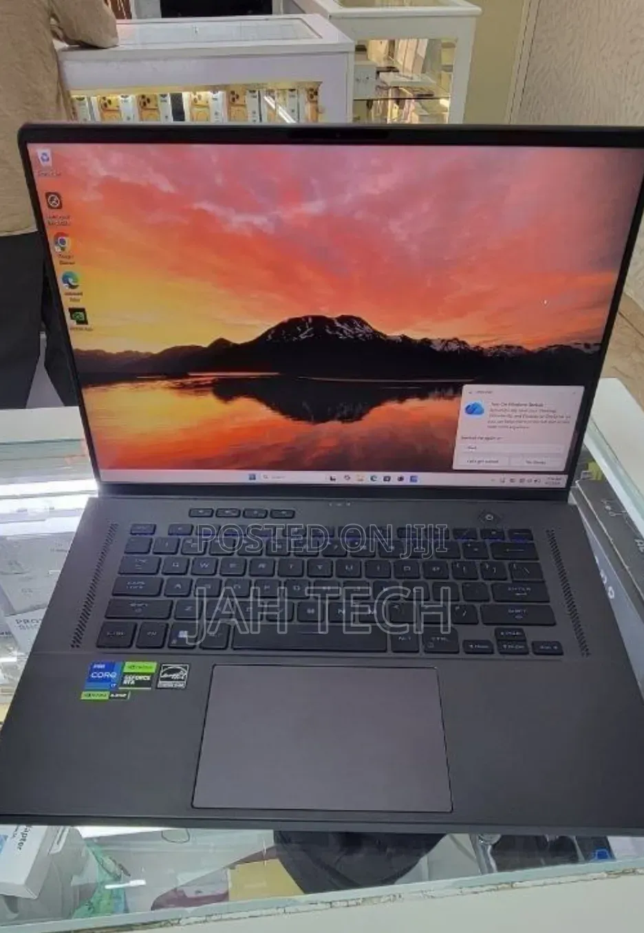 New Laptop Asus ROG Zephyrus G16 16GB Intel Core i7 SSD 1T