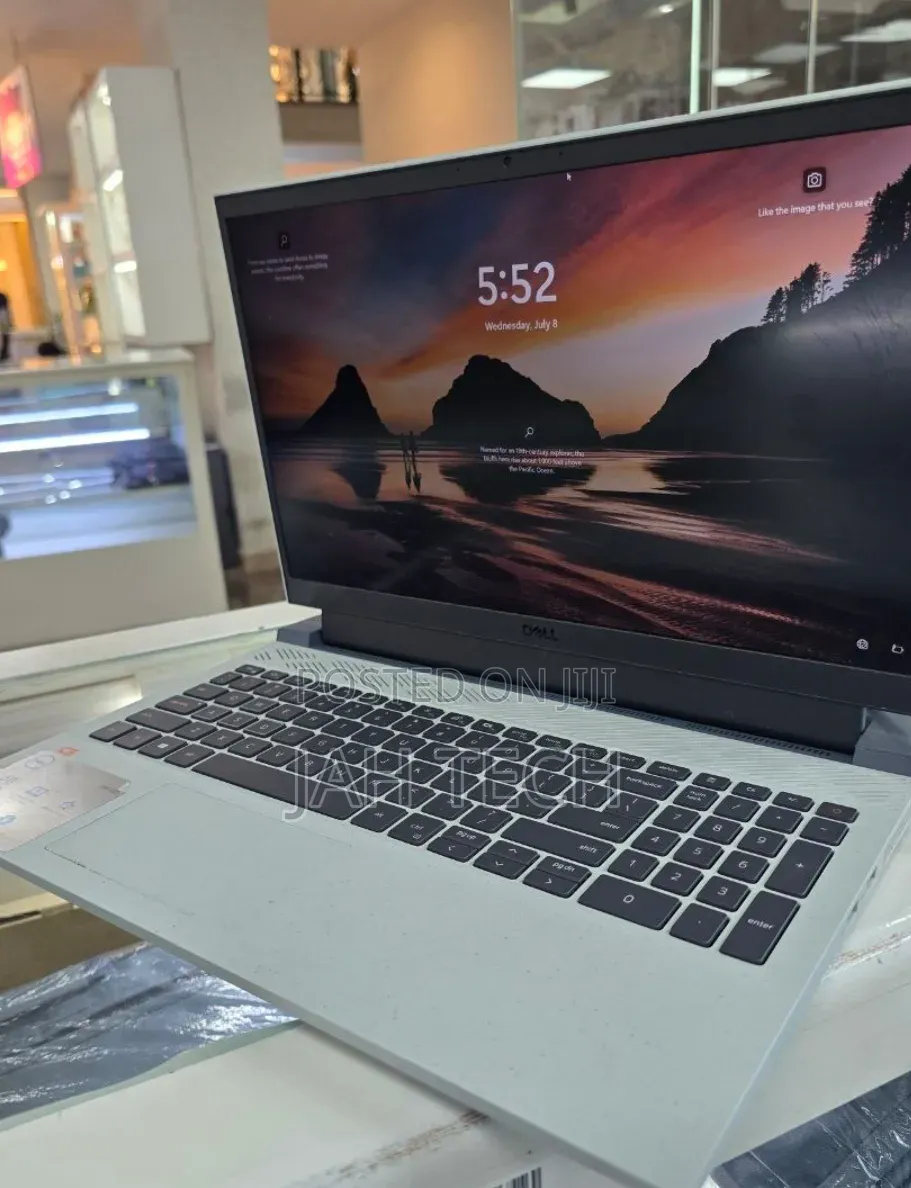 New Laptop Dell G15 5535 16GB Intel Core i7 SSD 512GB