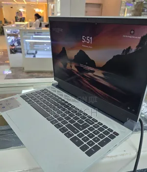 New Laptop Dell G15 5535 16GB Intel Core i7 SSD 512GB