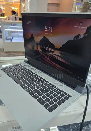 New Laptop Dell G15 5535 16GB Intel Core i7 SSD 512GB