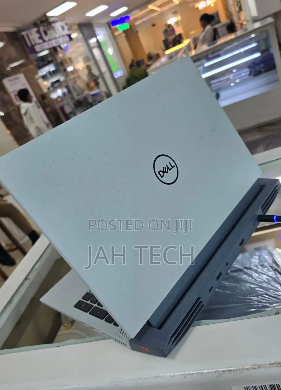 New Laptop Dell G15 5535 16GB Intel Core i7 SSD 512GB