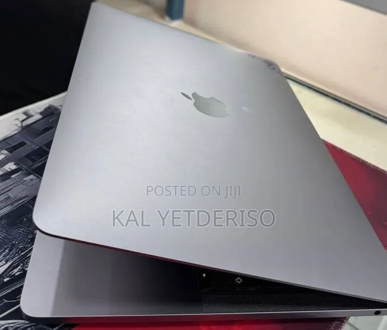 New Laptop Apple MacBook 16GB SSD 512GB