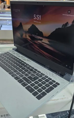 New Laptop Dell G15 5535 16GB Intel Core i7 SSD 512GB