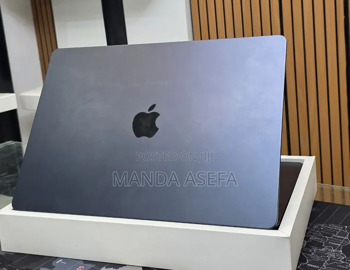 New Laptop Apple MacBook Air 2025 M4 16GB Apple M4 SSD 256GB