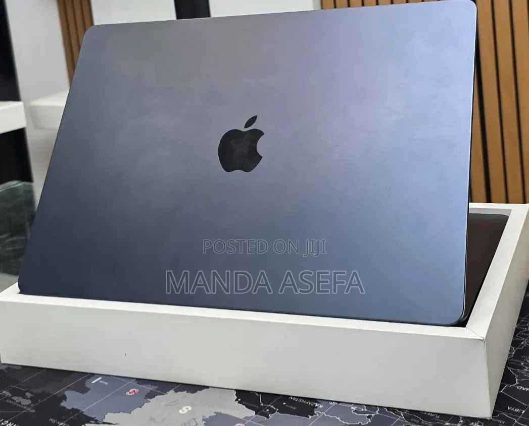 New Laptop Apple MacBook Air 2025 M4 16GB Apple M4 SSD 256GB