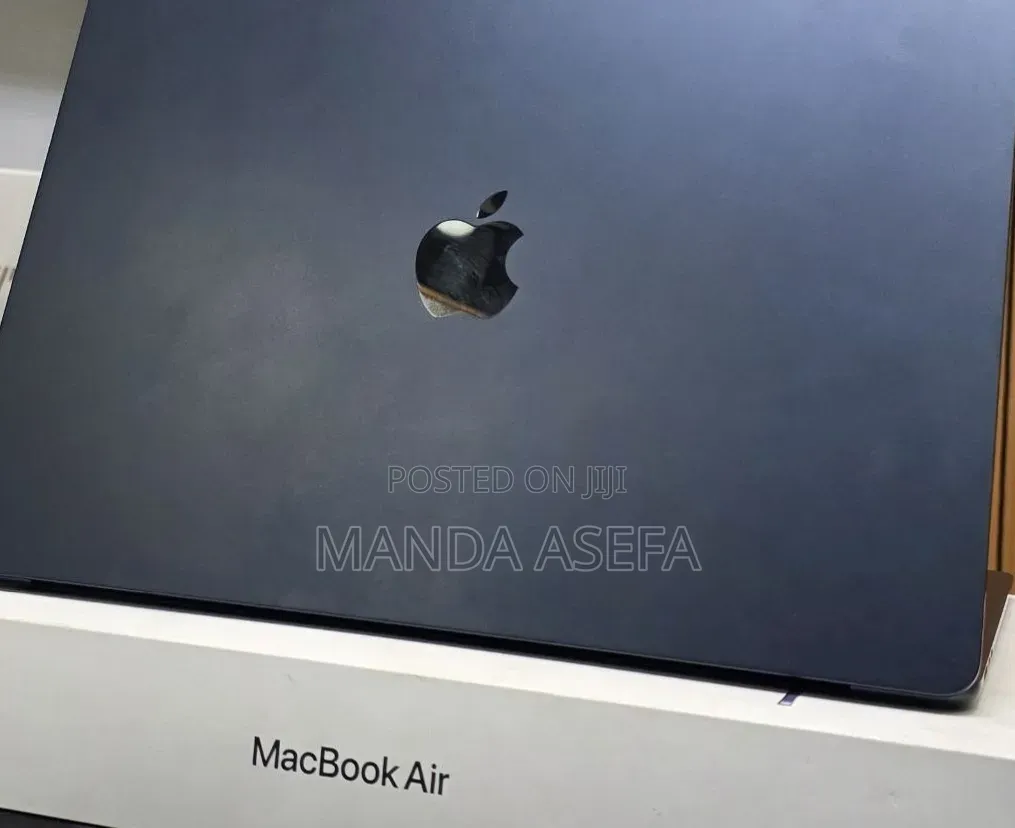 New Laptop Apple MacBook Air 2025 M4 16GB Apple M4 SSD 256GB