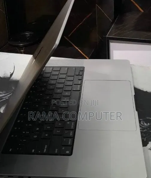 New Laptop Apple MacBook Pro 2021 M1 16GB Apple M1 Pro SSD 512GB
