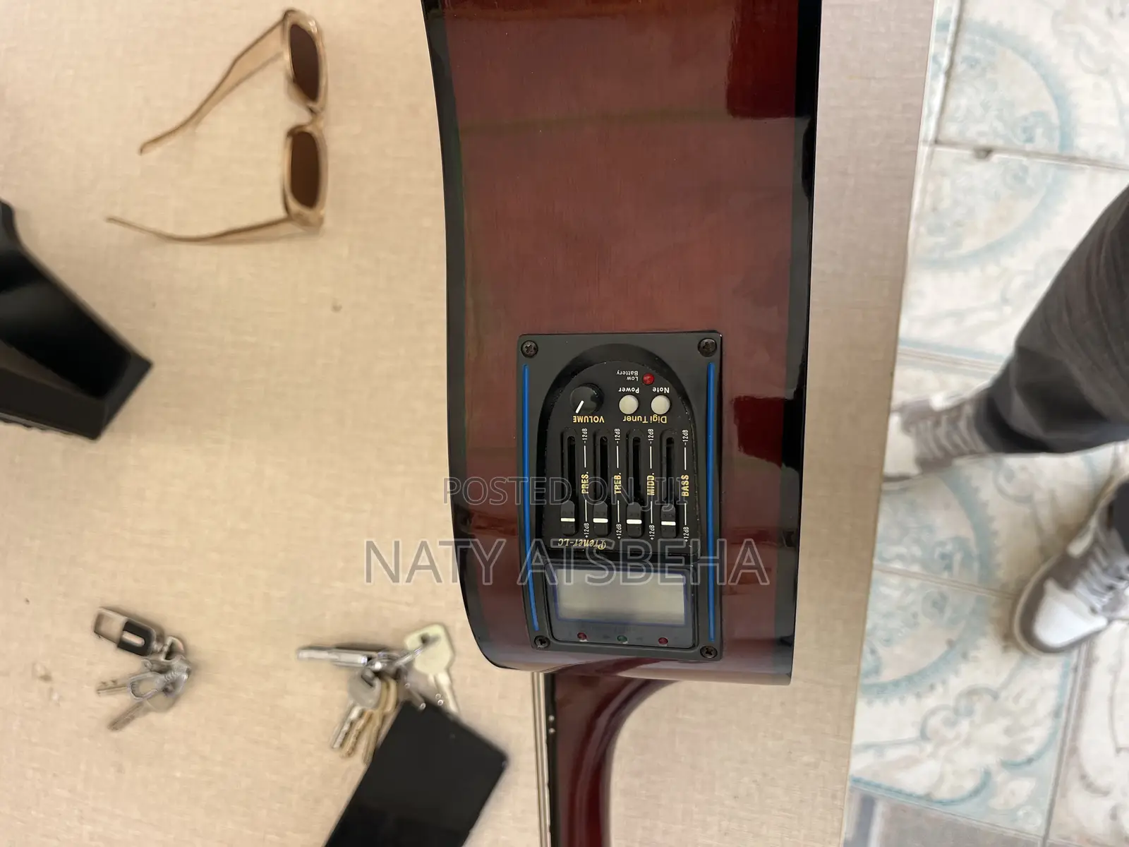 Acoustic Guitar F340