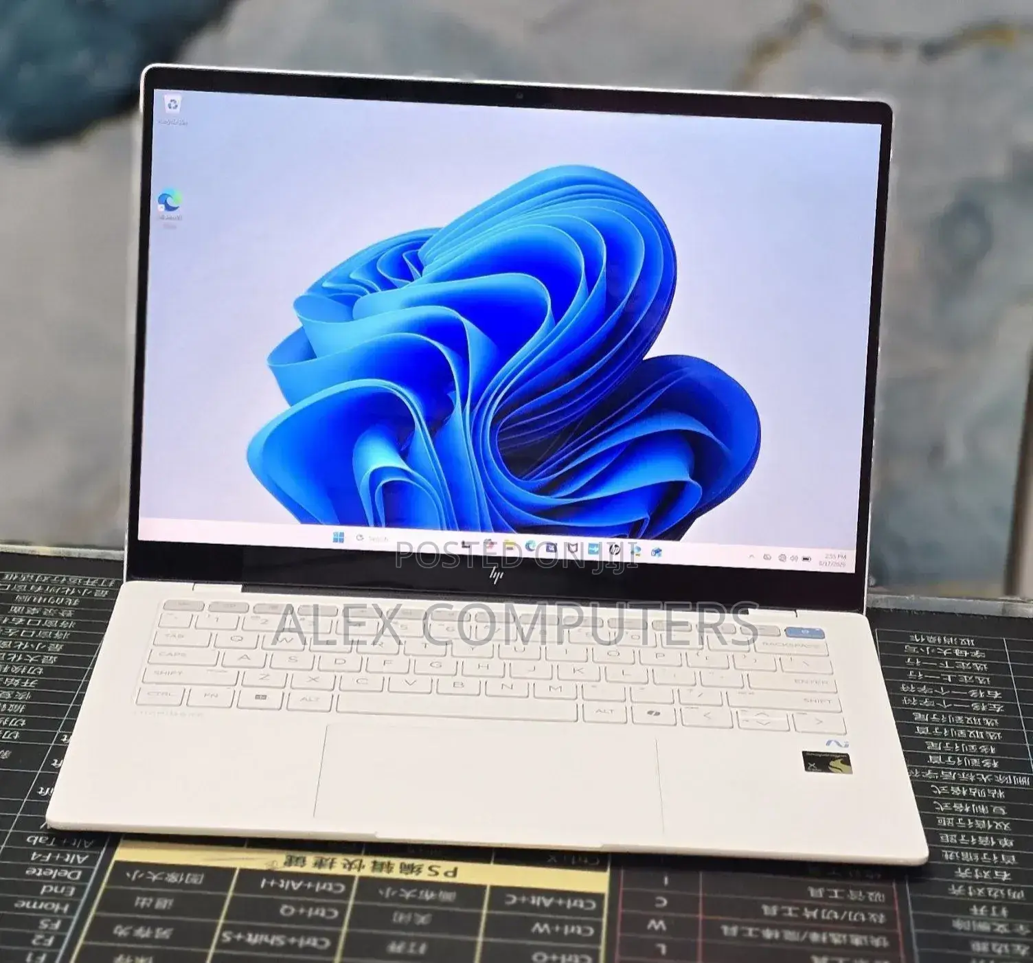 New Laptop HP OmniBook 5 14" 16GB Qualcomm Snapdragon X Elite SSD 1T