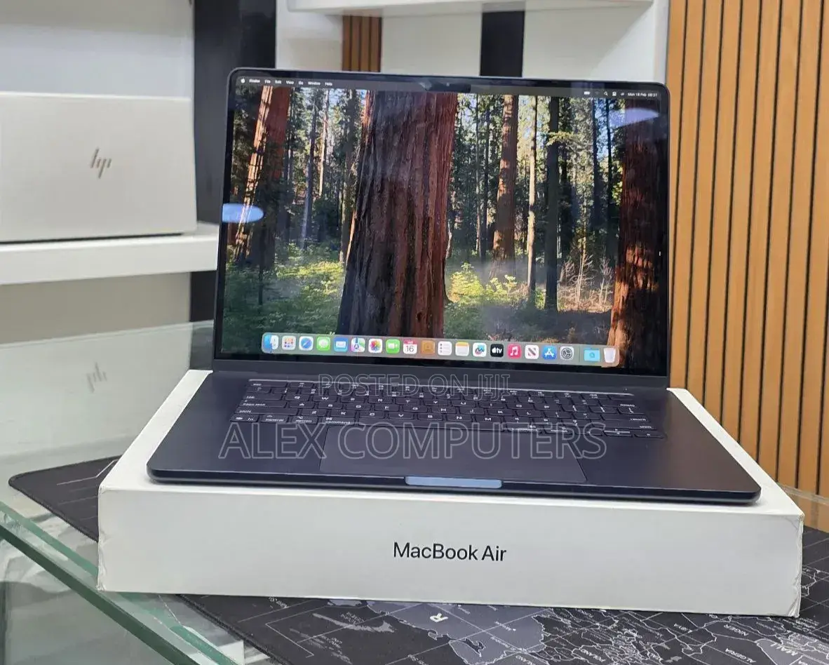 New Laptop Apple MacBook Air 2025 M4 16GB Apple M4 SSD 512GB