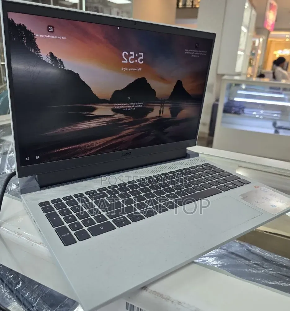 New Laptop Dell 16GB Intel Core i7 SSD 512GB
