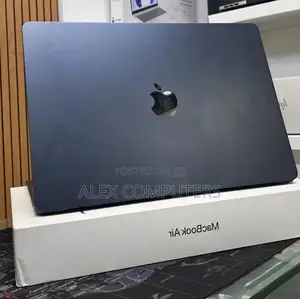 New Laptop Apple MacBook Air 2025 M4 16GB Apple M4 SSD 512GB