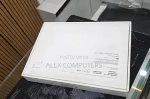 New Laptop Apple MacBook Air 2025 M4 16GB Apple M4 SSD 512GB