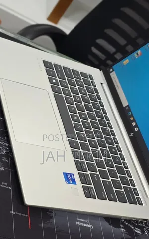 New Laptop HP EliteBook 840 G9 16GB Intel Core i7 SSD 512GB