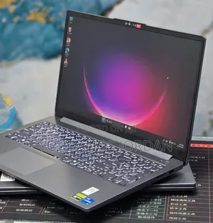 New Laptop Lenovo LOQ 15ARP9 16GB Intel Core i5 SSD 512GB