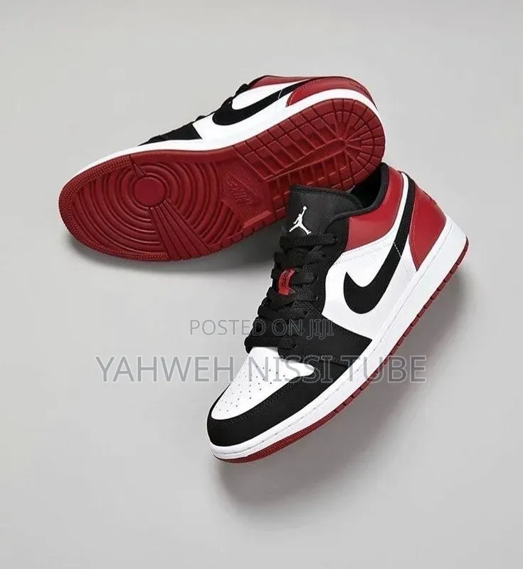 Nike Air Jordan 1 Low "Black Toe