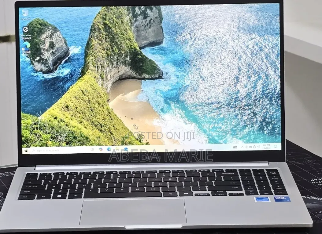 New Laptop Samsung Galaxy Book4 16GB Intel Core 7 SSD 512GB