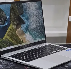 New Laptop Samsung Galaxy Book4 16GB Intel Core 7 SSD 512GB