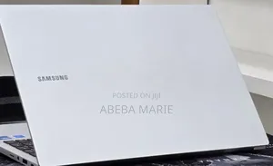 New Laptop Samsung Galaxy Book4 16GB Intel Core 7 SSD 512GB