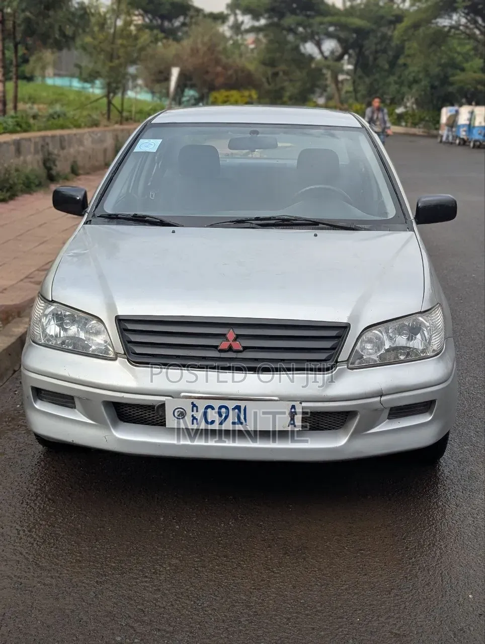 Mitsubishi Lancer 2000 Silver