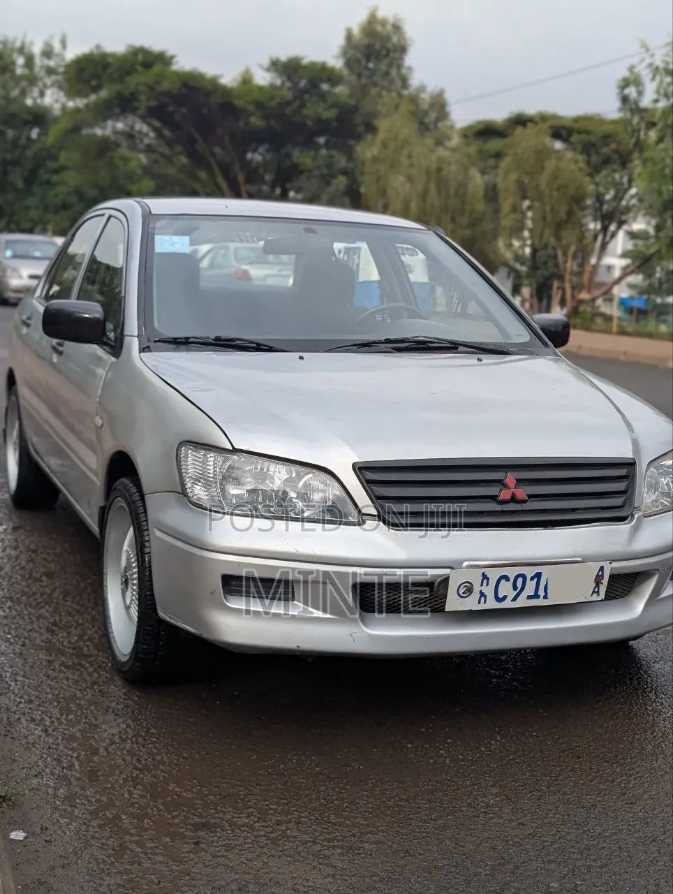 Mitsubishi Lancer 2000 Silver