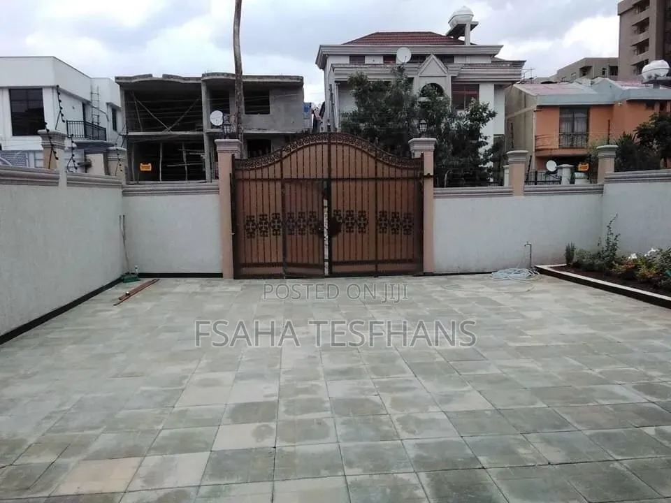 3bdrm Villa in Villa, Bole for rent