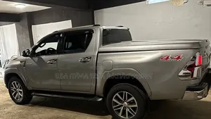 Toyota Hilux 2018 Silver