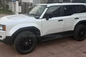 New Toyota Land Cruiser Prado 2023 Off white
