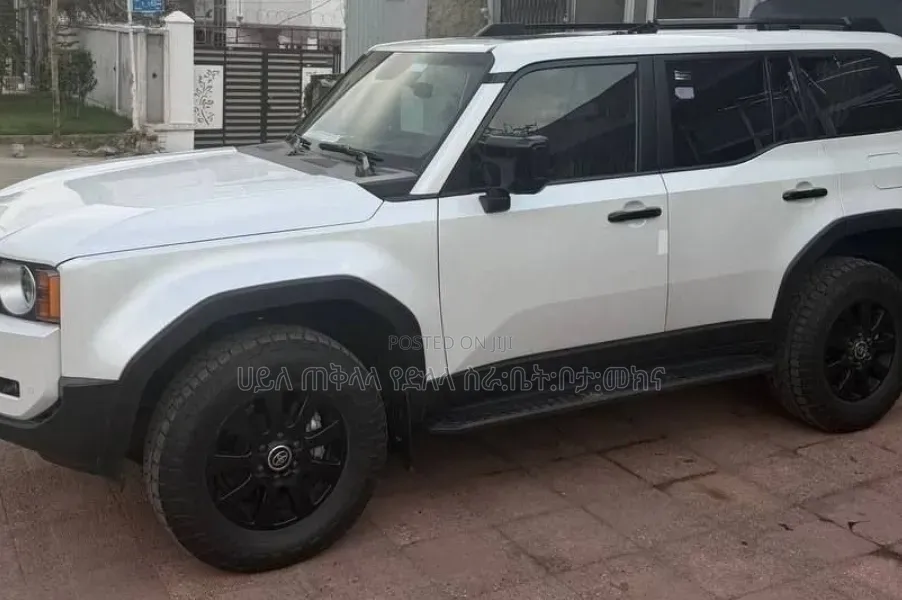New Toyota Land Cruiser Prado 2023 Off white