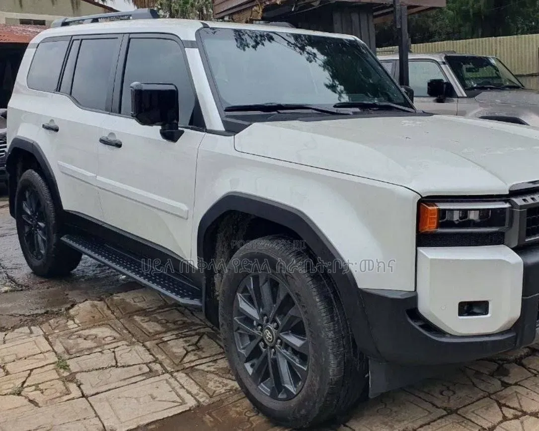 New Toyota Land Cruiser Prado 2023 Off white