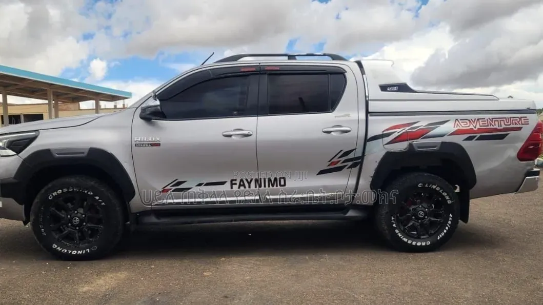 Toyota Hilux 2021 Off white
