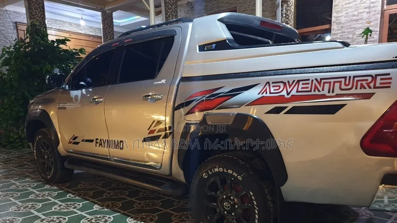 Toyota Hilux 2021 Off white