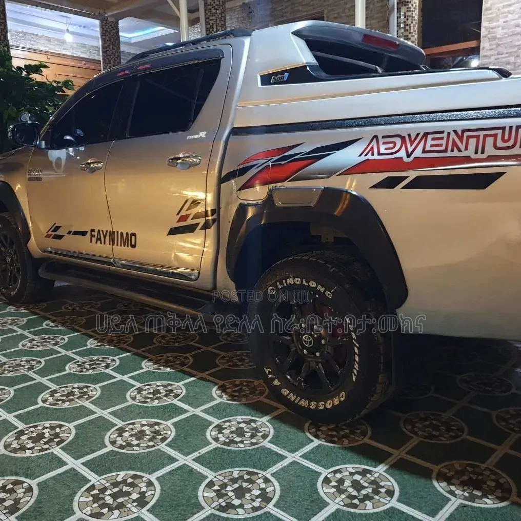 Toyota Hilux 2021 Off white