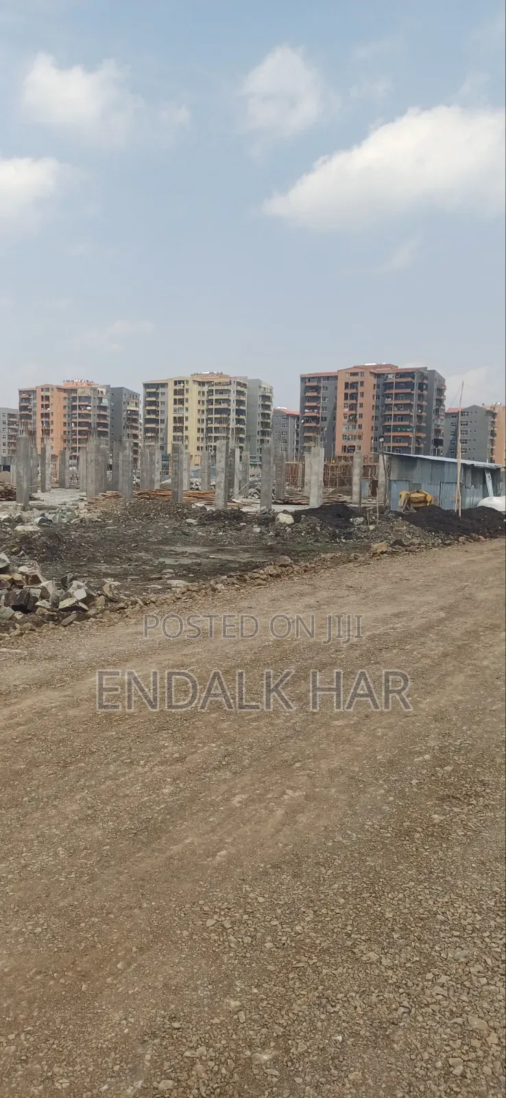 የሚሸጥ መሬት አያት አካባቢ
