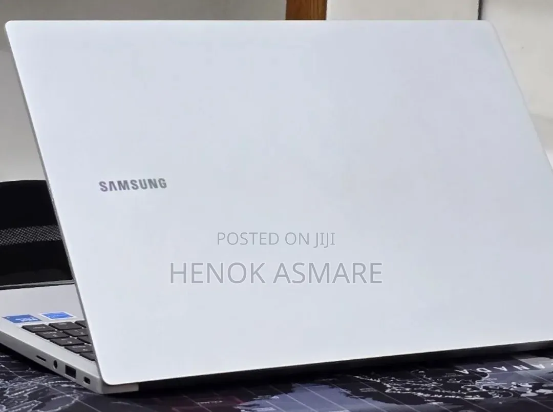 New Laptop Samsung Galaxy Book 2 16GB Intel Core 7 SSD 512GB